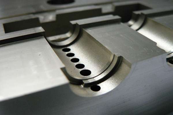 Different types of injection molds and their uses